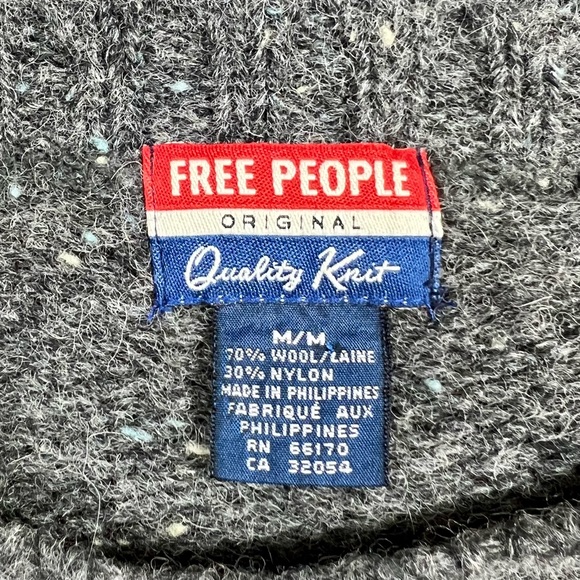 Free People wool sweater Sz. Med gray - Picture 5 of 6